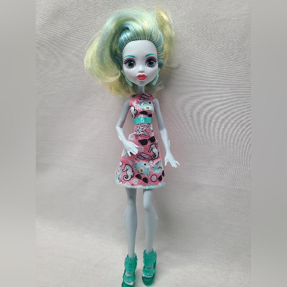 Mattel Monster High Emoji Lagoona Blue Doll 2008 Mattel Dressed with Shoes